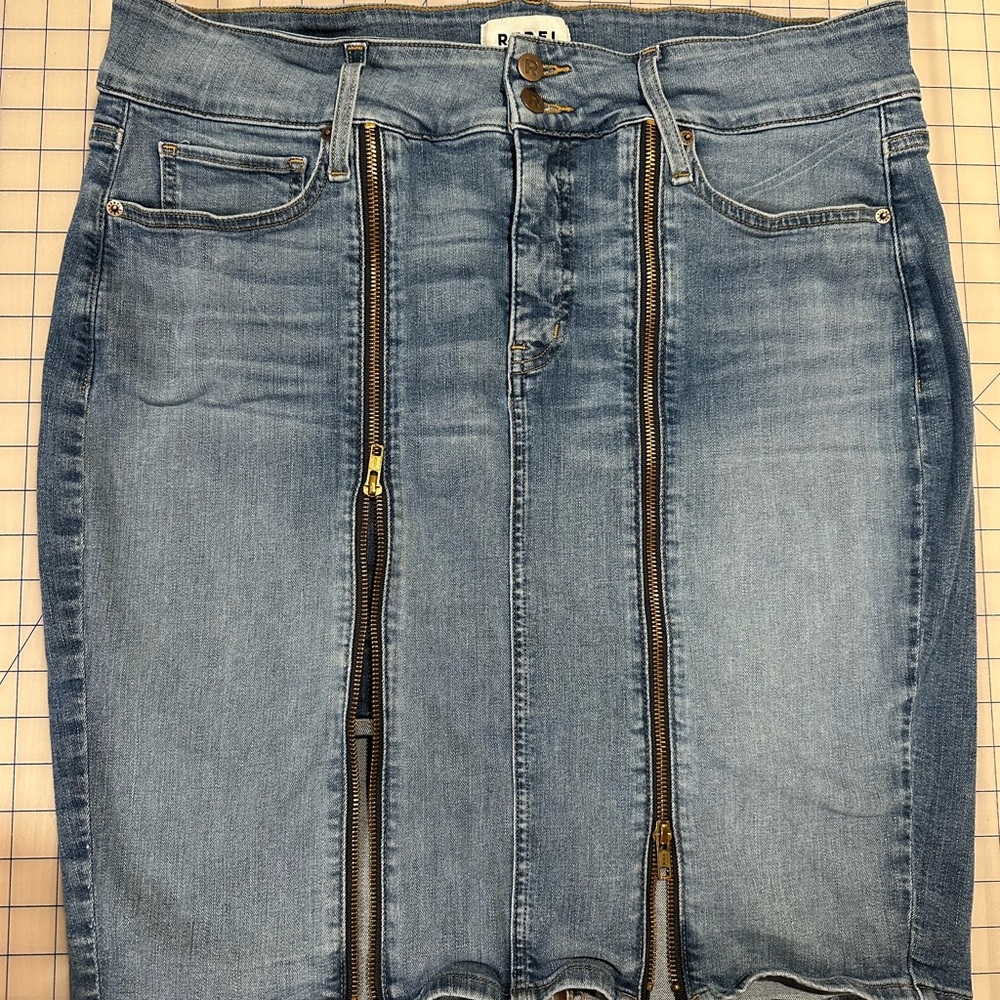 Denim skirt